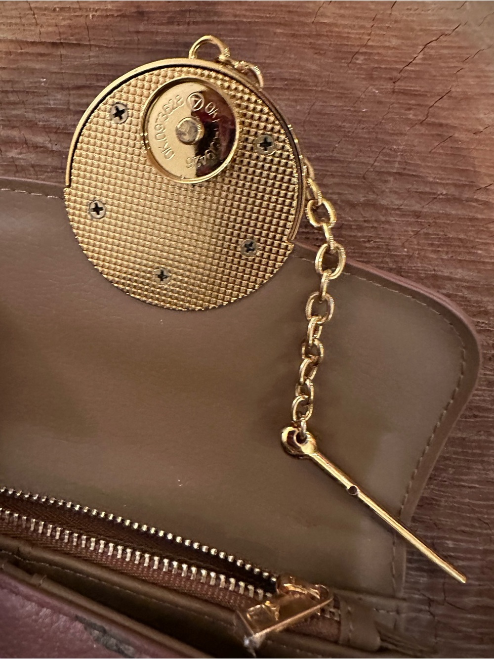 Love & Lore - Floral Brown Key & Card Holder with Gold-Tone Hardware - Picture 9 of 15